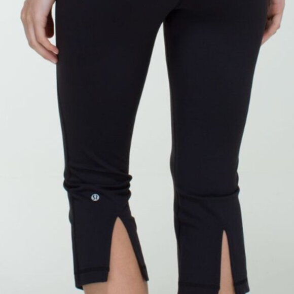 48. Lululemon Gather & Crow Crop - Picture 7 of 8